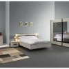 Slaapkamer met bed 160x200cm - kleerkast 250cm - commode 110cm en 2 nachtkastjes